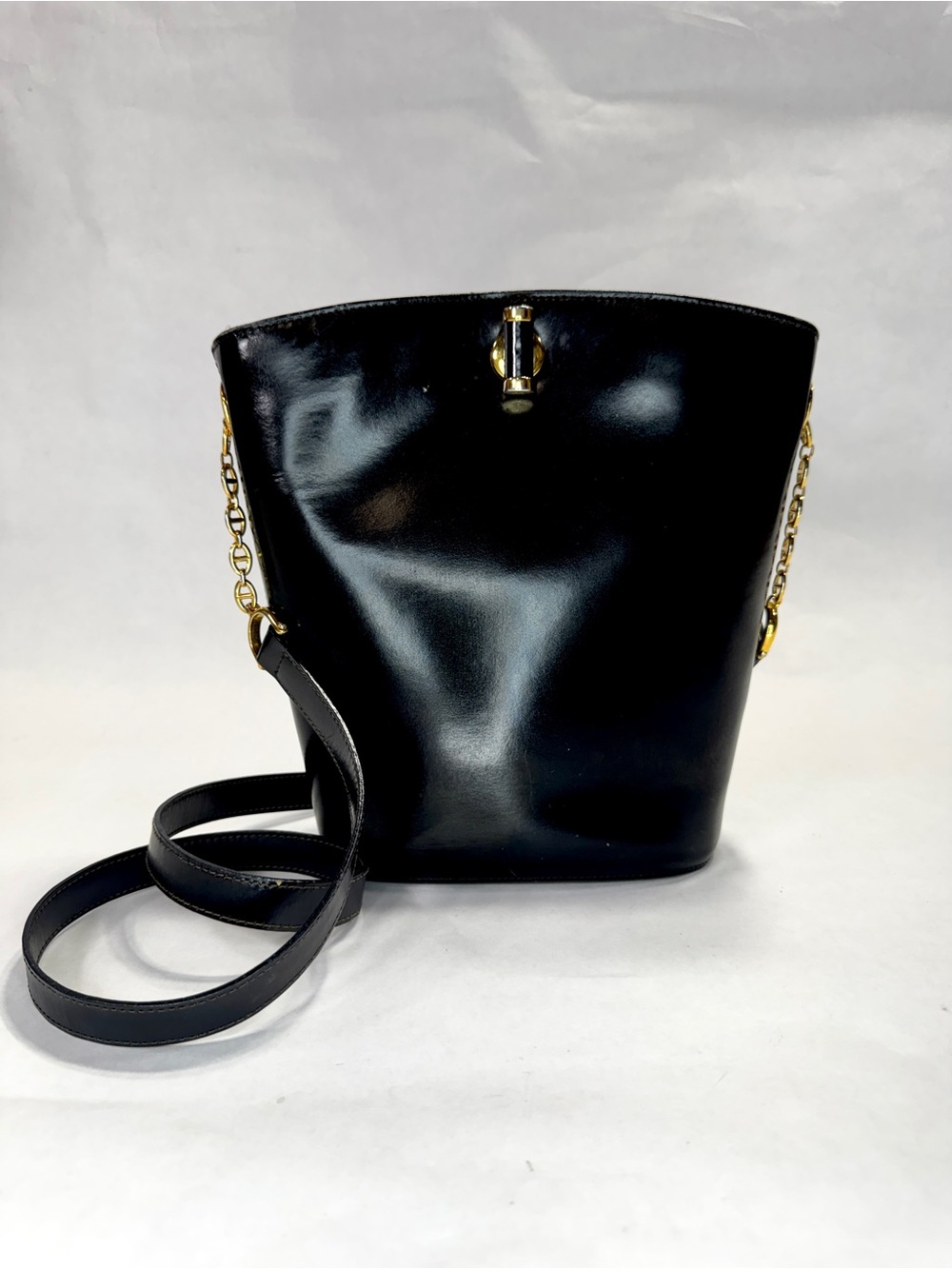 Vintage Gucci Black Leather Bucket Bag Gold Chain Crossbody Made in Italy